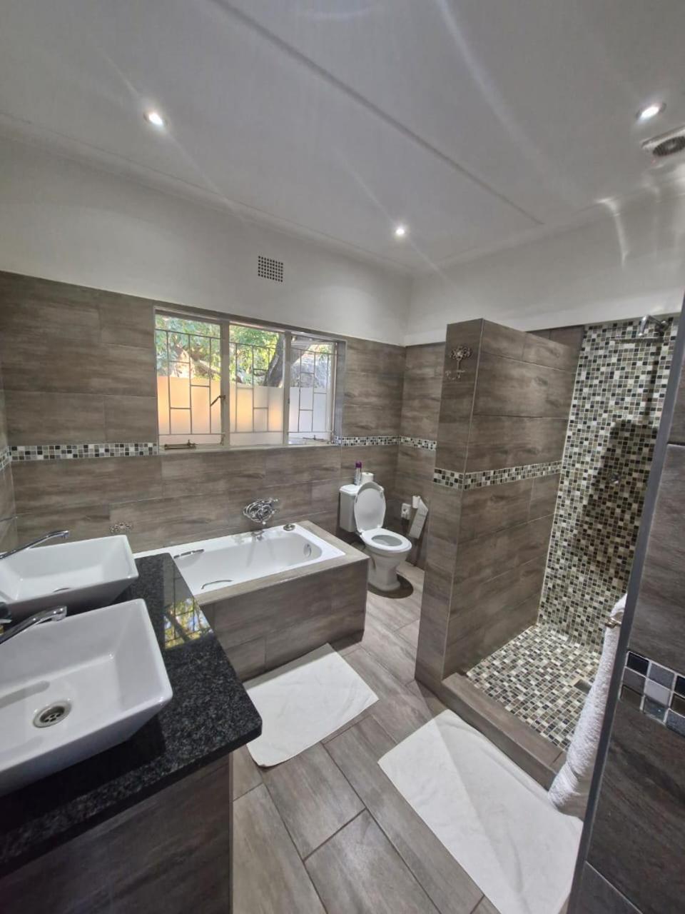 Calla Lily Guesthouse Mbombela Exterior foto