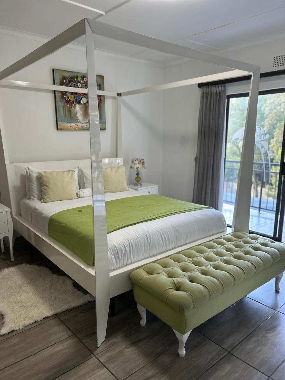 Calla Lily Guesthouse Mbombela Exterior foto