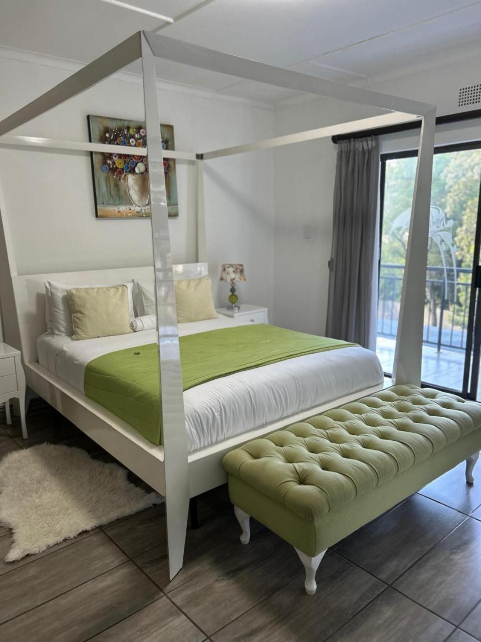 Calla Lily Guesthouse Mbombela Exterior foto