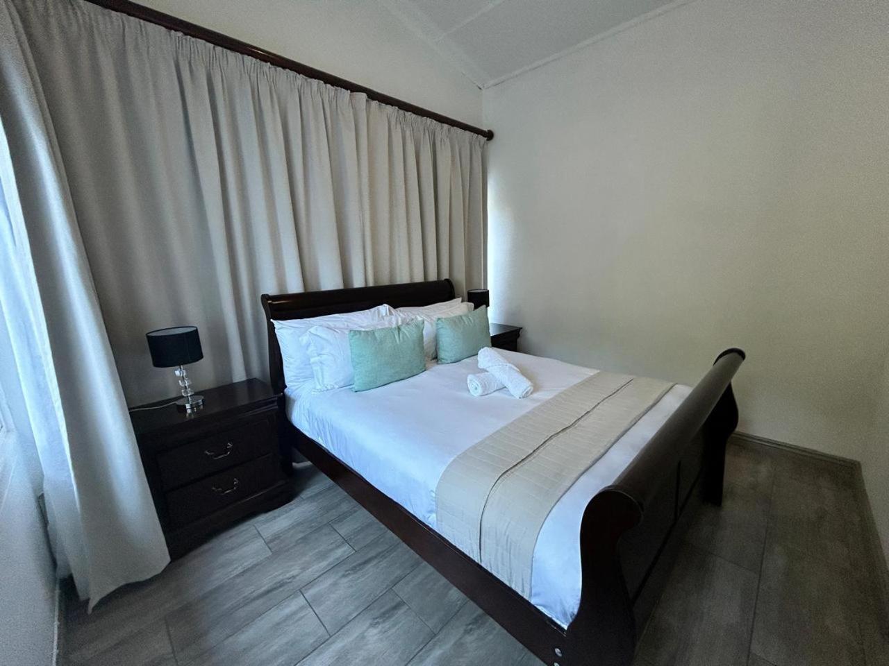 Calla Lily Guesthouse Mbombela Exterior foto