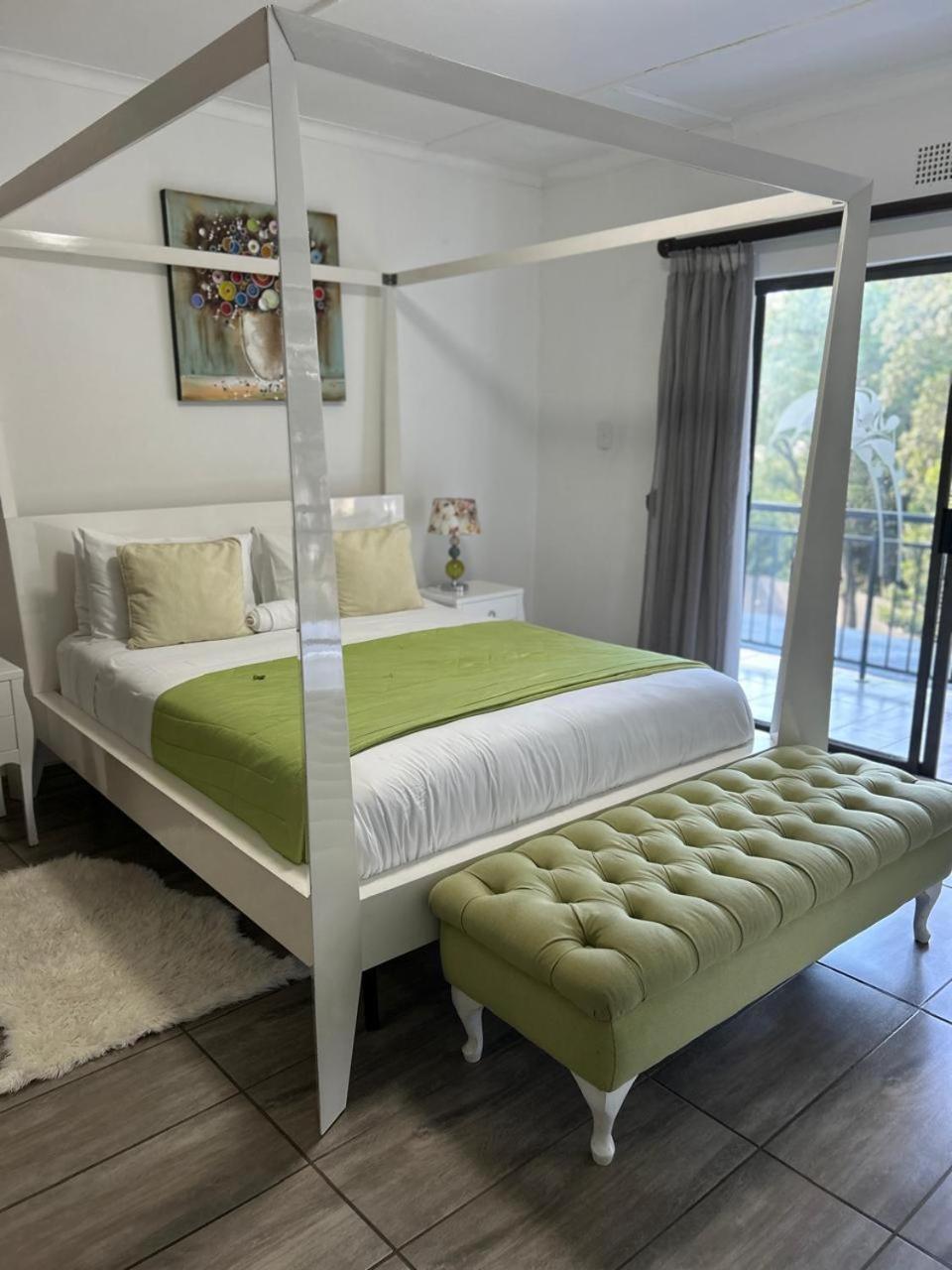 Calla Lily Guesthouse Mbombela Exterior foto