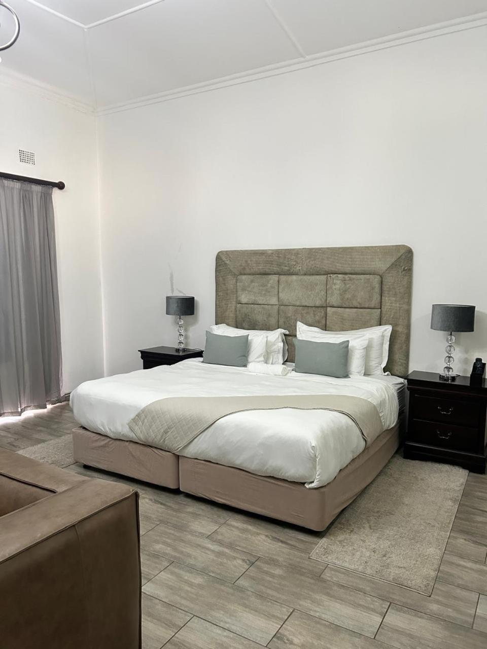 Calla Lily Guesthouse Mbombela Exterior foto